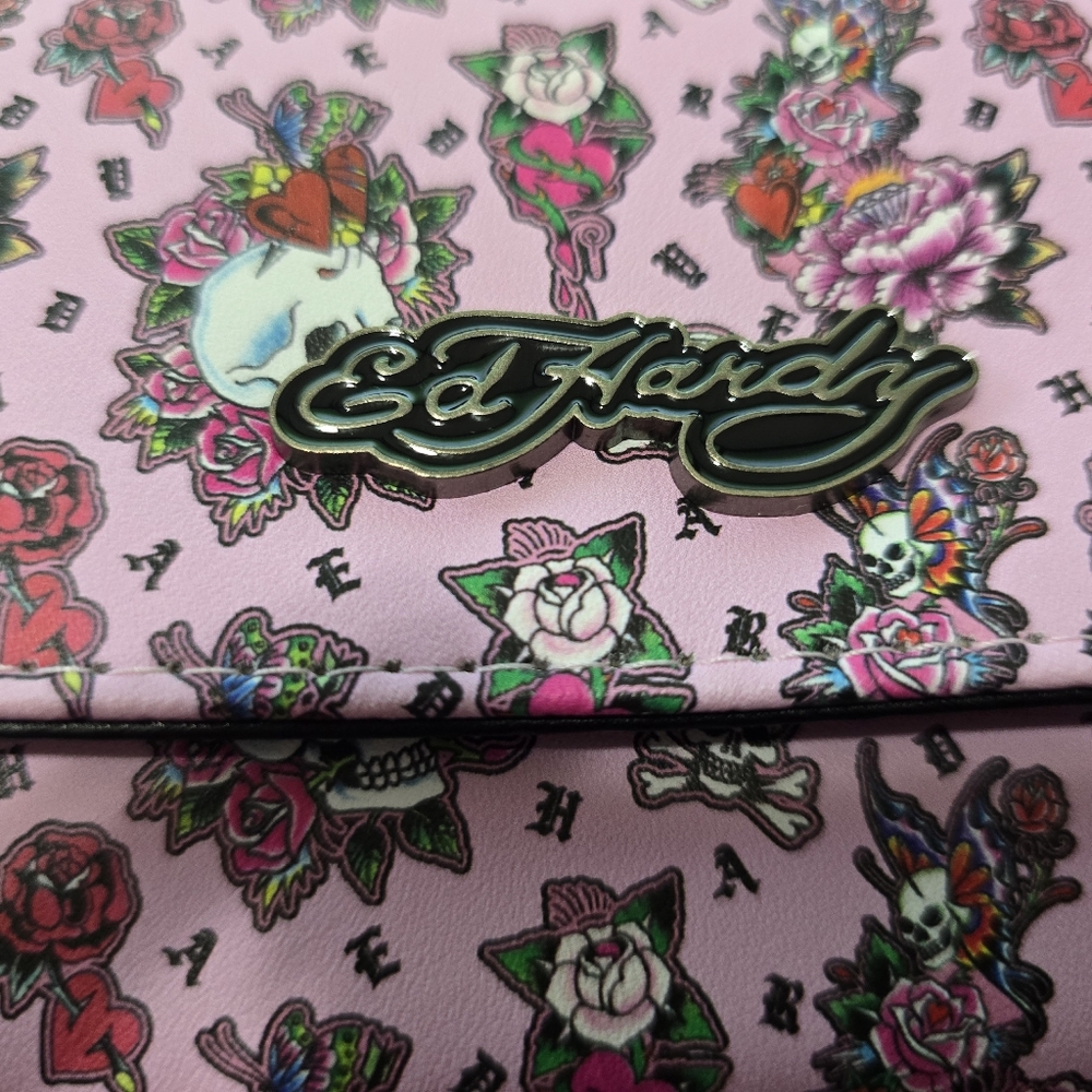Ed Hardy NWT Pink Floral Wallet - Picture 3 of 6